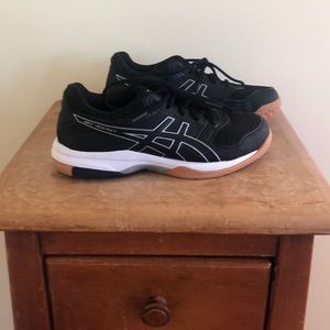 Women’s ASICS volleyball shoes